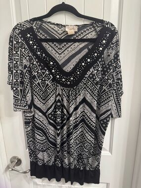 Lavish Plus Size 3X Black and White Geometric Top